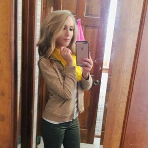 Meet your Posher, Haley