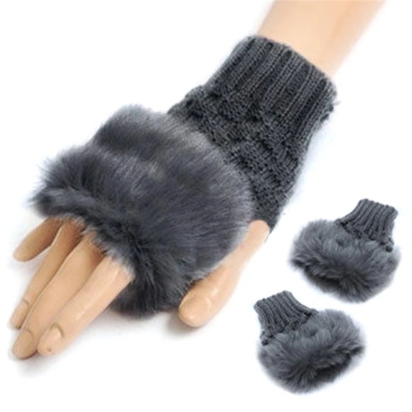 Accessories - Faux Rabbit Fingerless Gloves