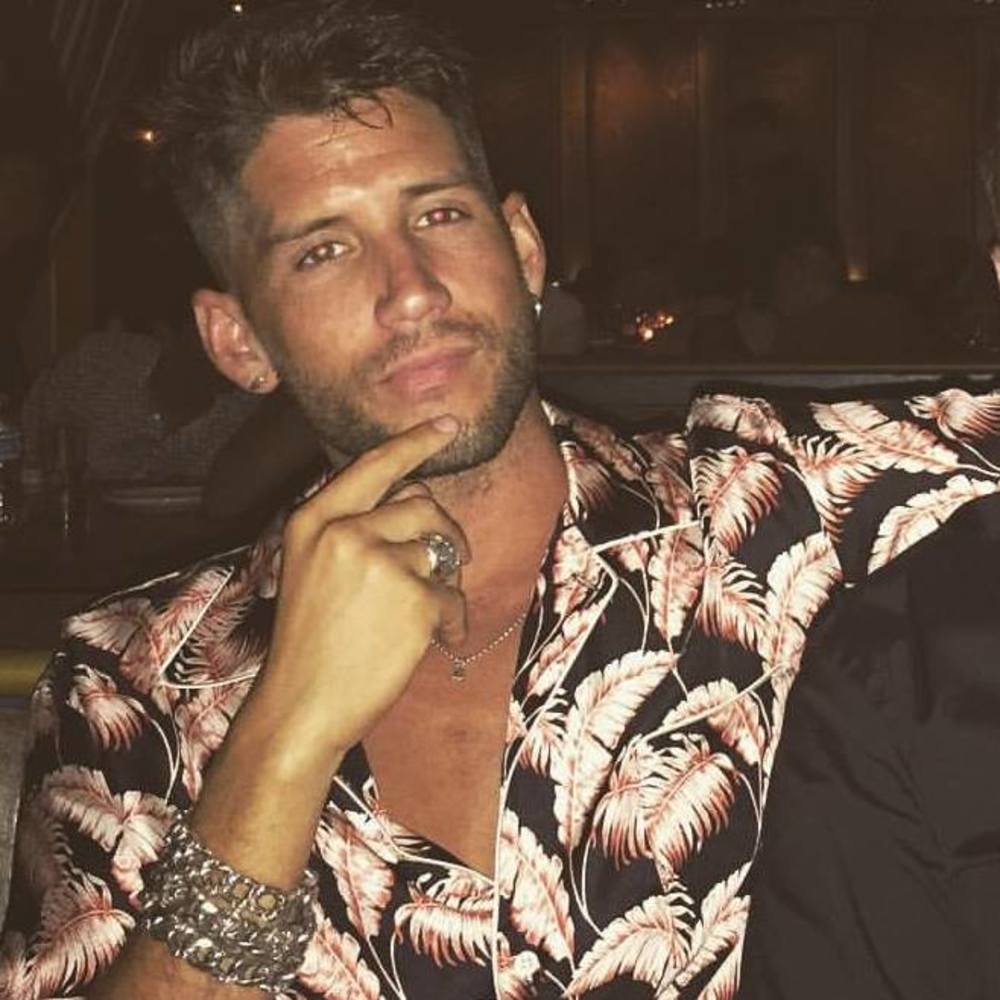 Meet your Posher, Alex