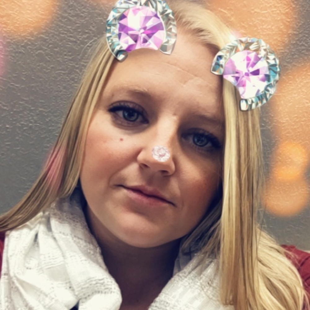 Meet your Posher, Crystal