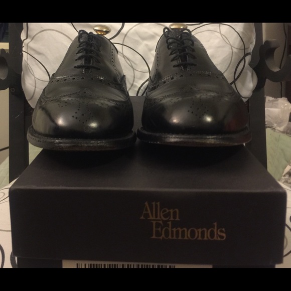 Allen Edmonds Chester Wingtips - Picture 1 of 4