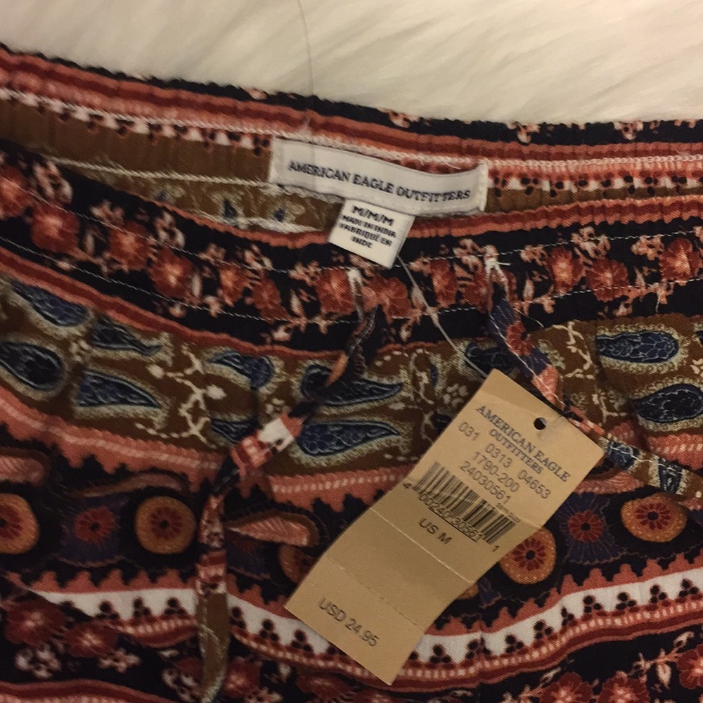 ❌🚫SOLD❌🚫SZ M American Eagle Outfitters D - Picture 2 of 3