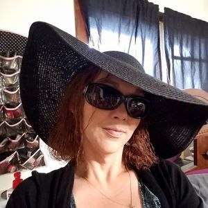 Meet your Posher, Cara