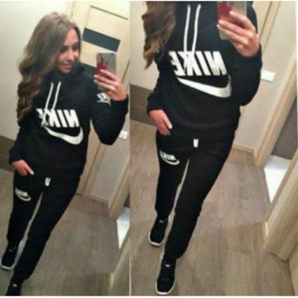 black nike hooded tracksuit