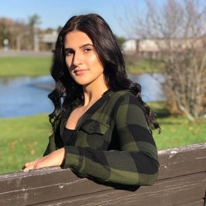 Meet your Posher, Nevena