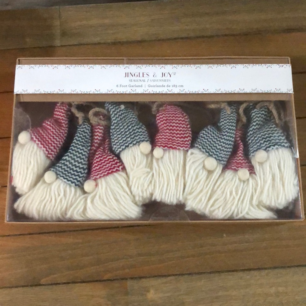 Striped hat gnome garland!