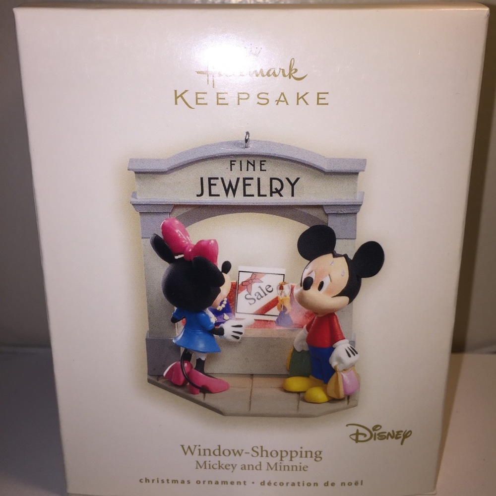 Hallmark Ornament 2006 Window Shopping