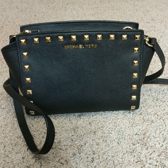 Michael Kors Handbags - Michael Kors Medium Studded Selma
