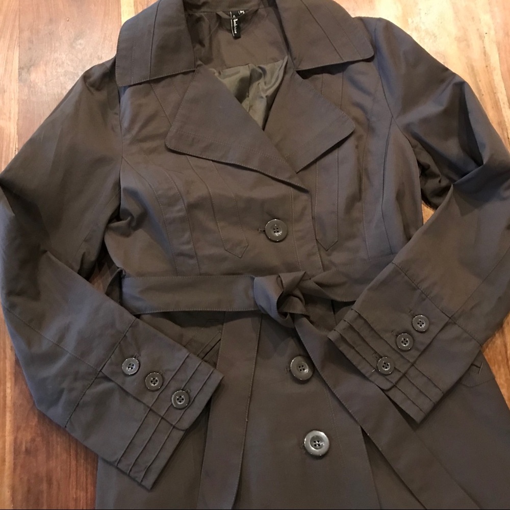 NWOT Brown trench coat with belt