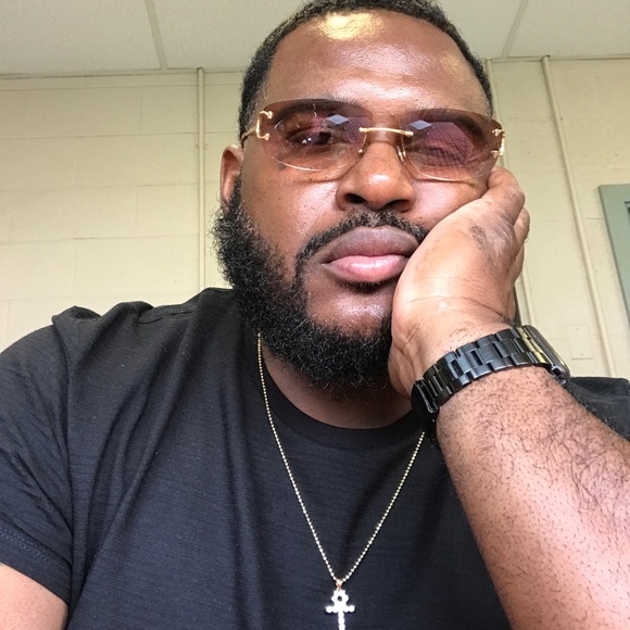 Meet your Posher, Antoine - Picture 1 of 1