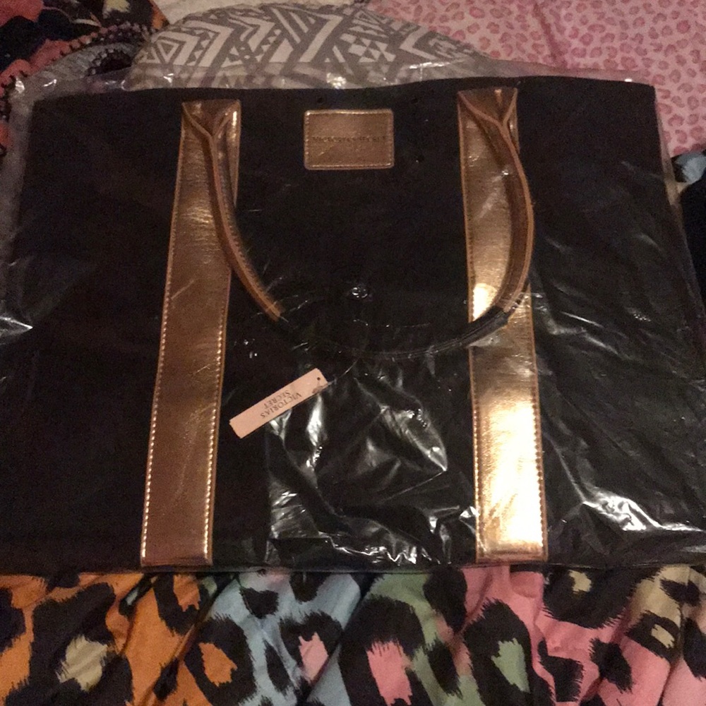 VS Tote