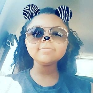 Meet your Posher, Latavia