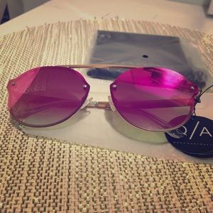 Quay Pink/gold sunglasses