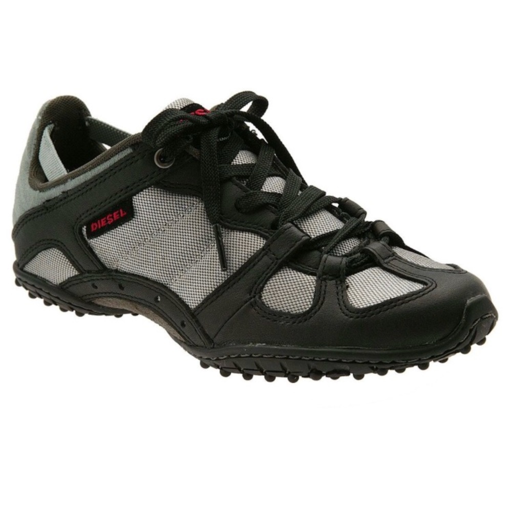 🆕 Diesel Whitney shoes. Never worn!