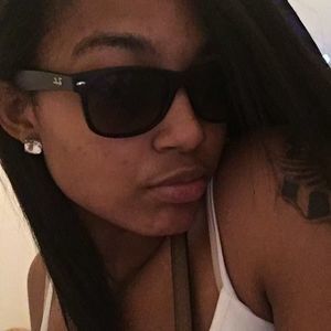 Meet your Posher, Raven