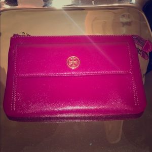 NWOT Tory Burch cell phone clutch