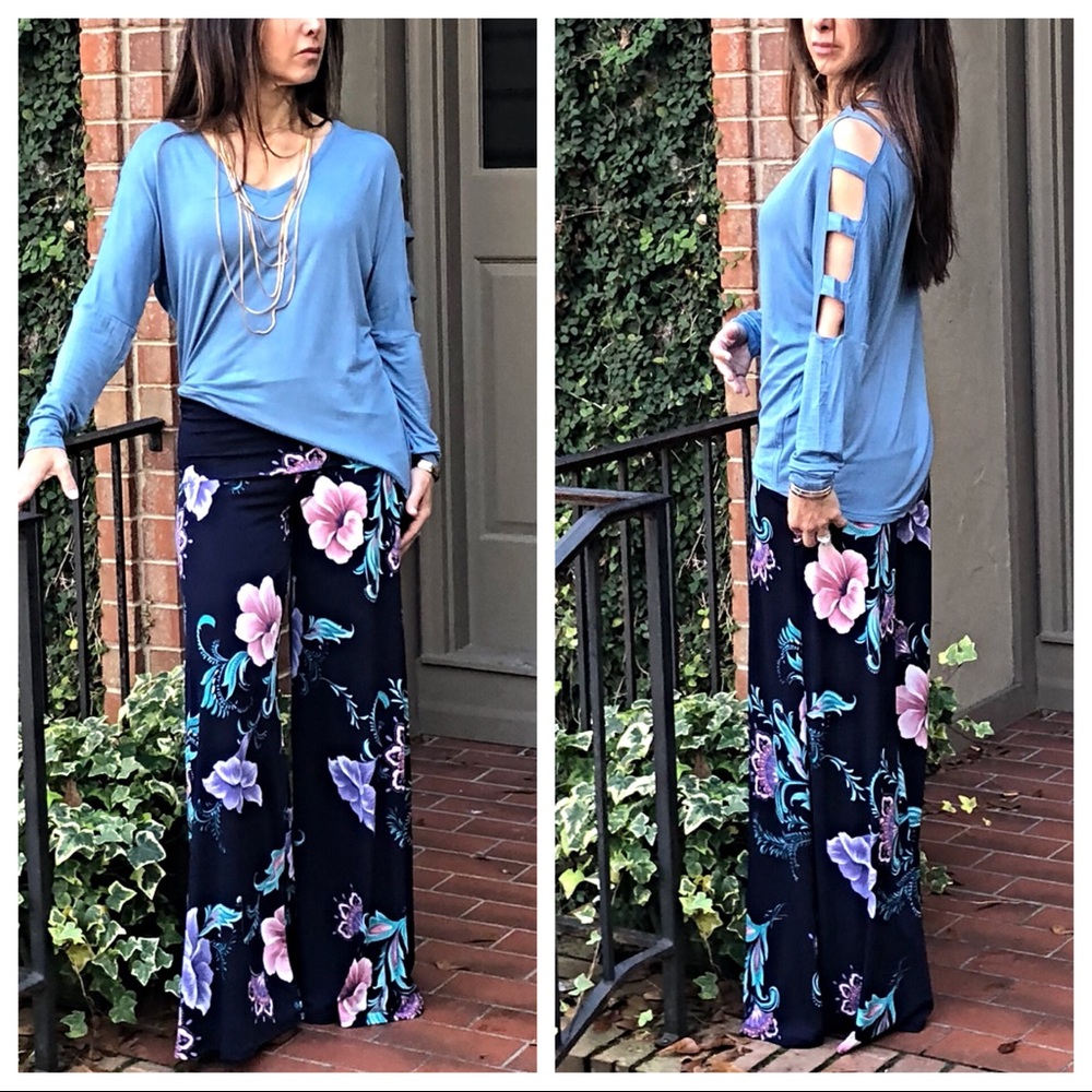 ✨LAST ONE ✨Wide leg navy blue floral pants - Picture 5 of 8