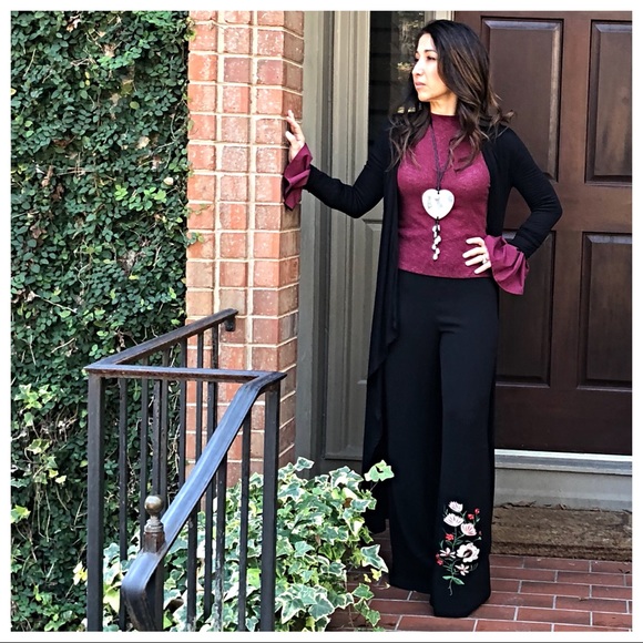 ♦️SALE♦️Black wide leg floral trim pants - Picture 5 of 8