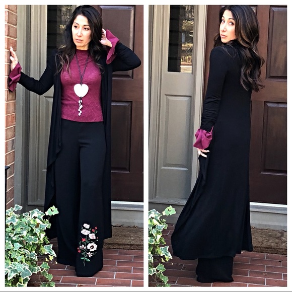 ♦️SALE♦️Black wide leg floral trim pants - Picture 7 of 8