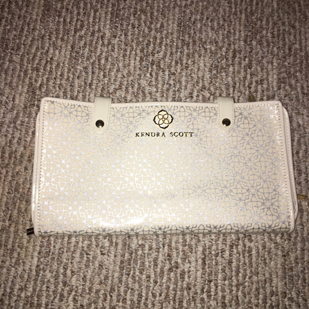 Kendra Scott jewelry holder