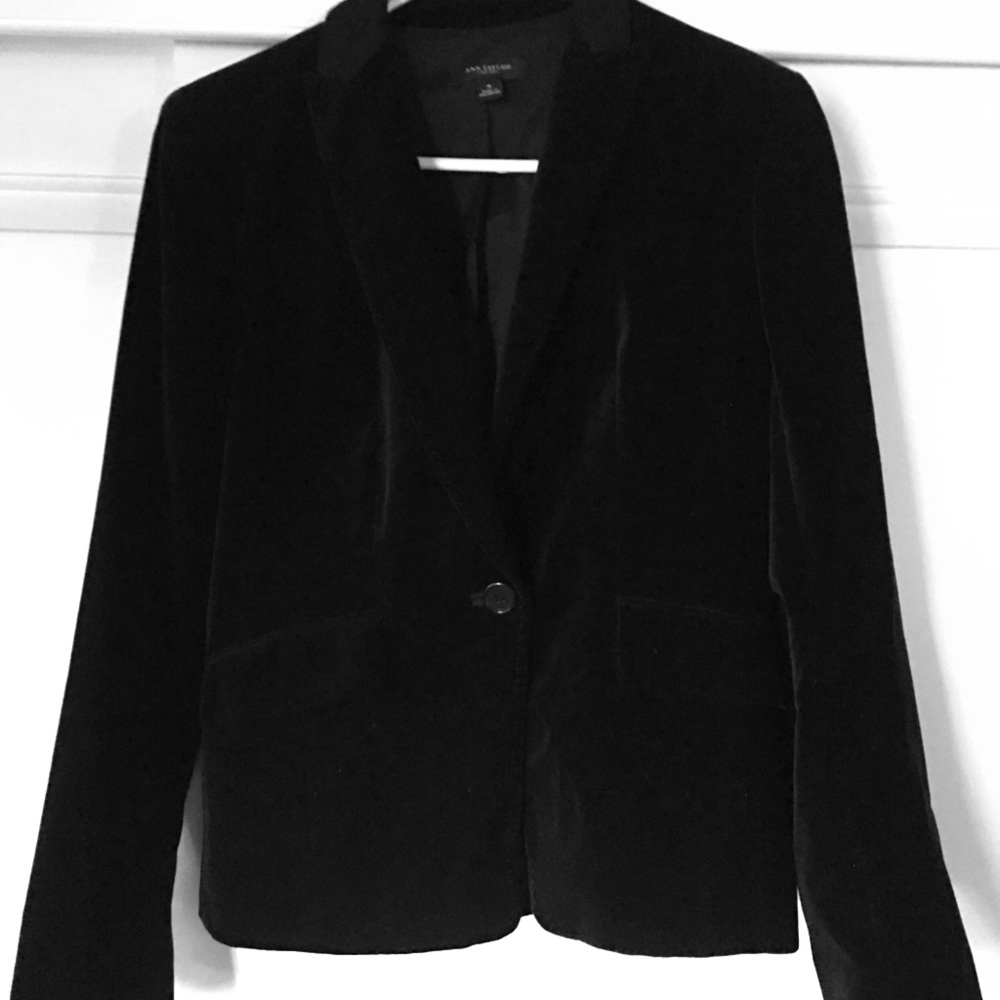 Ann Taylor black velvet blazer, size 4,