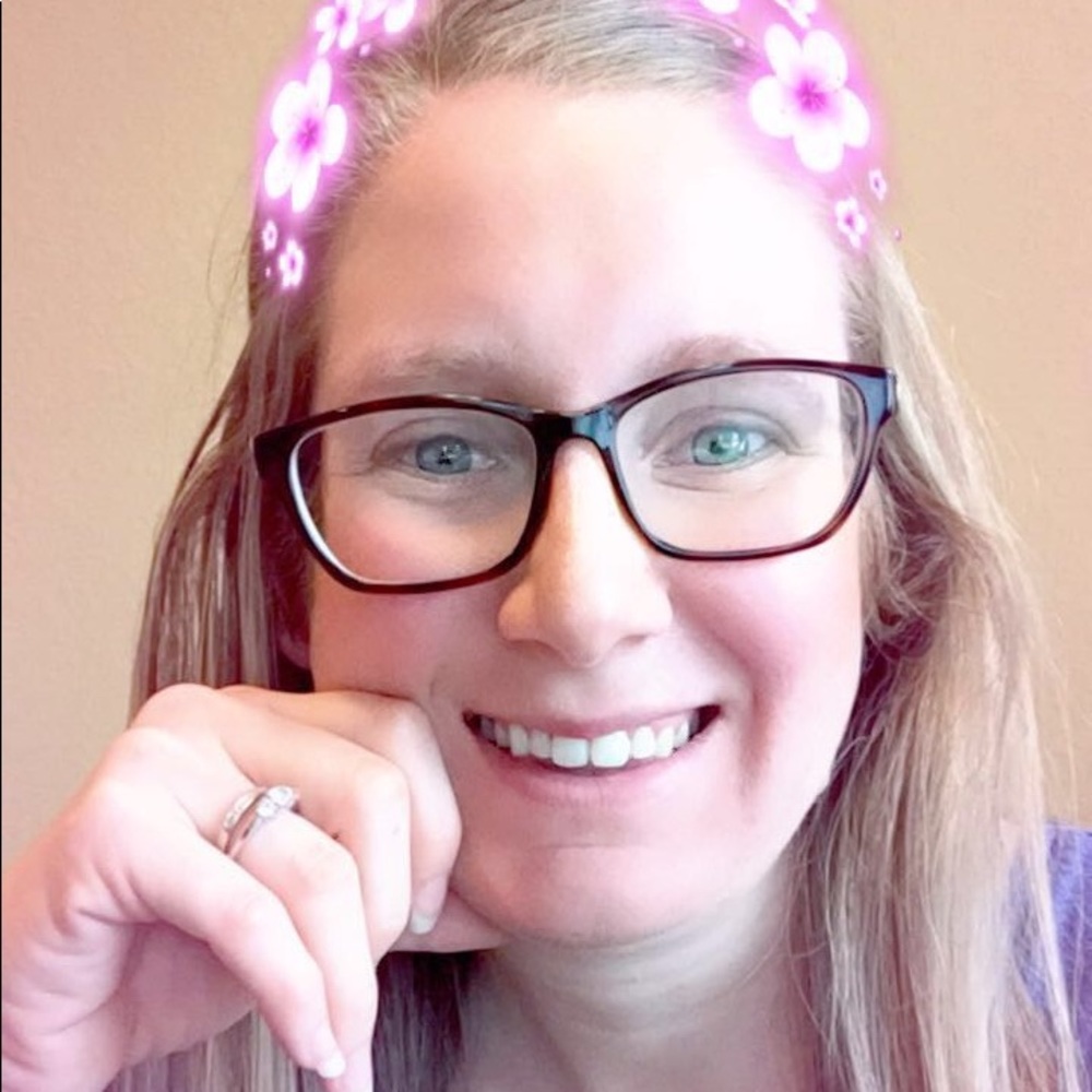 Meet your Posher, Lauren