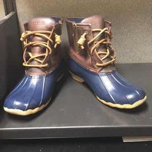 Brand new speedy duck boots