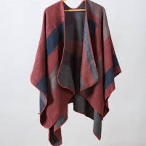 NWT Beautiful Poncho!