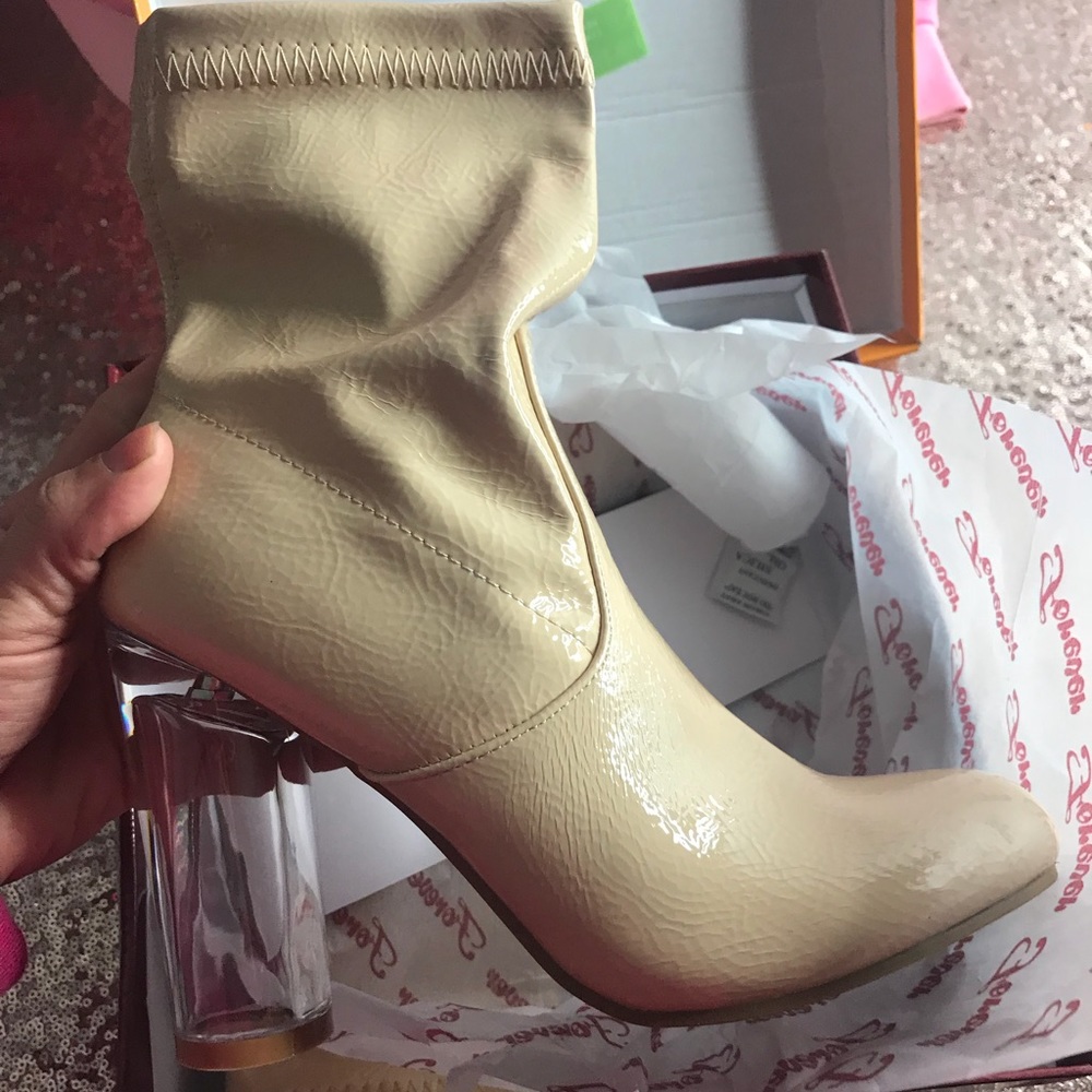 🆕 nude booties