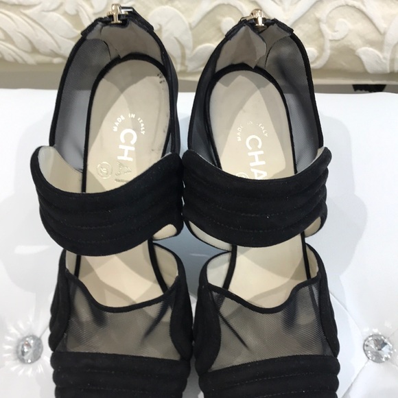 Authentic Chanel pump 4”heels - Picture 2 of 7