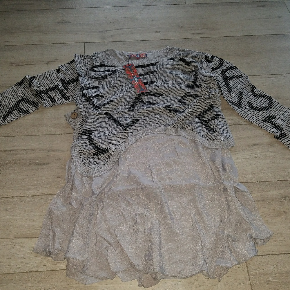 Layers Sweater - Picture 2 of 4