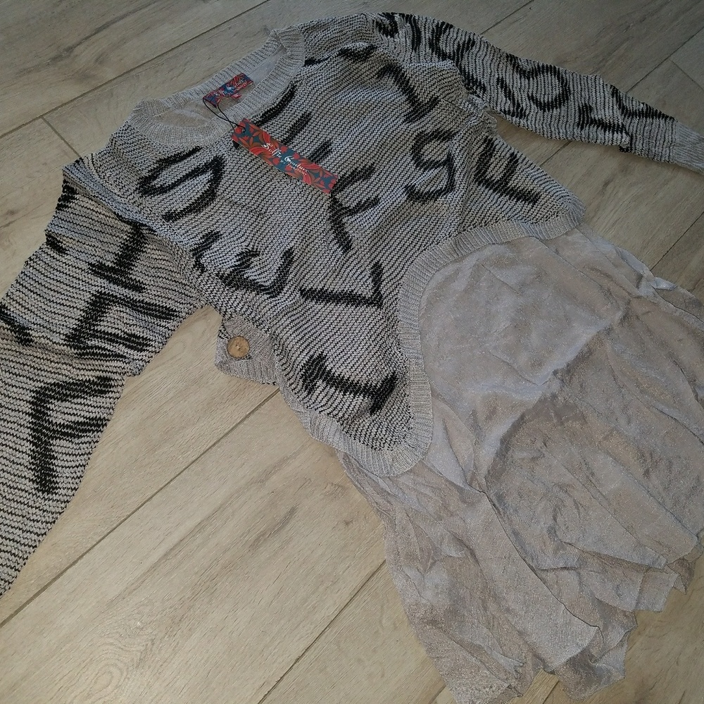 Layers Sweater - Picture 4 of 4