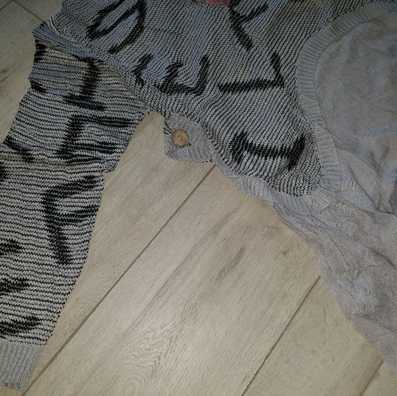 Layers Sweater - Picture 3 of 4