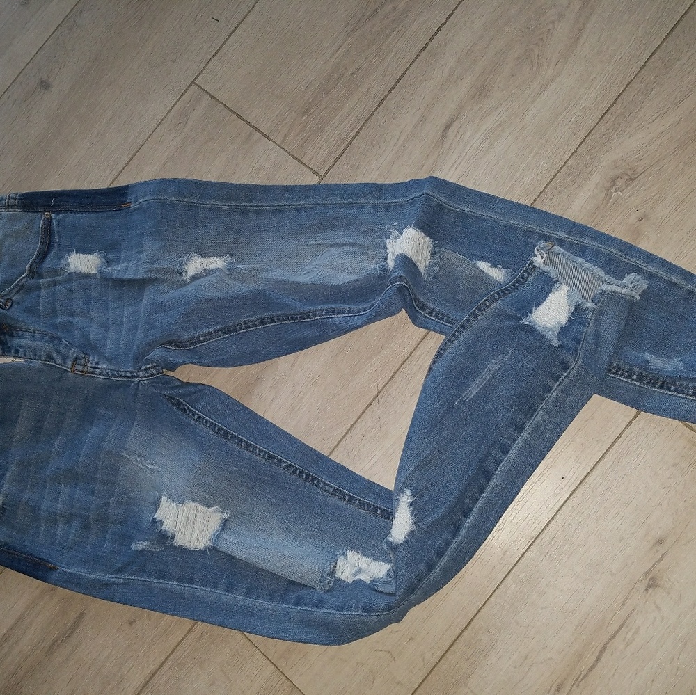 Distressed Jeans - Picture 3 of 4