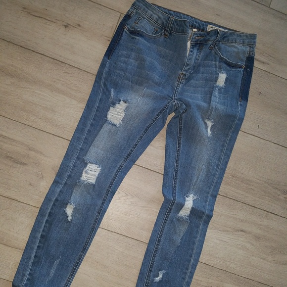 Distressed Jeans - Picture 2 of 4