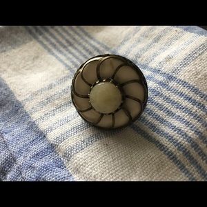 Vintage Statement Ring - Cream