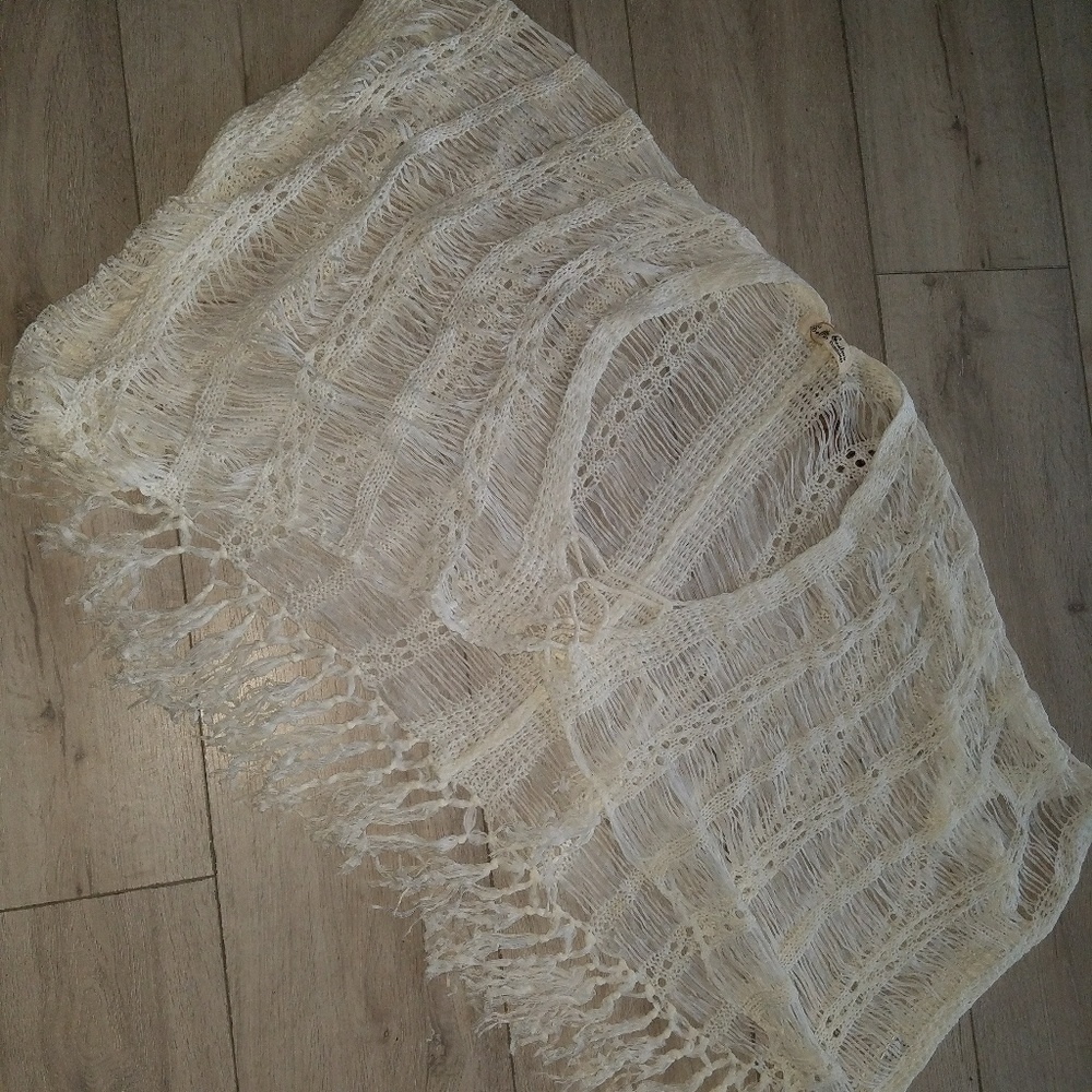 Poncho - Picture 2 of 2