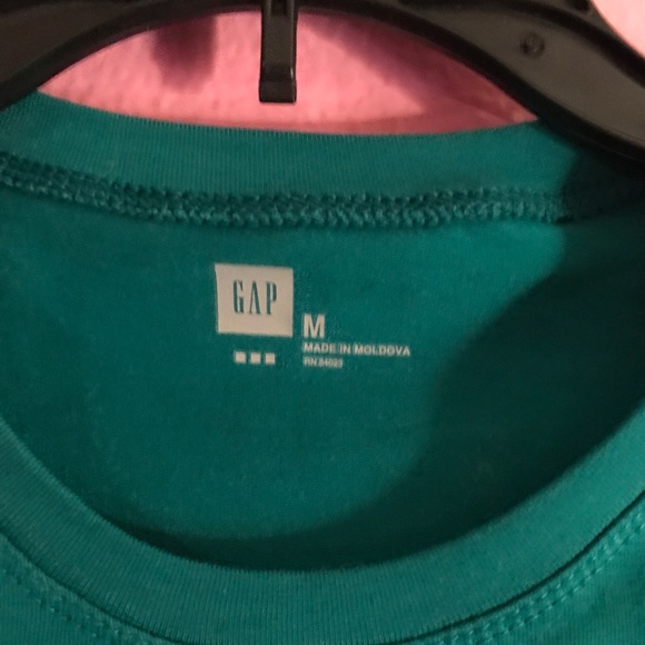 SOLD NWOT GAP Stretch Tee - Picture 2 of 2