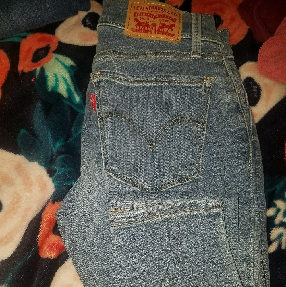Levi Strauss super skinny jeans on hold!