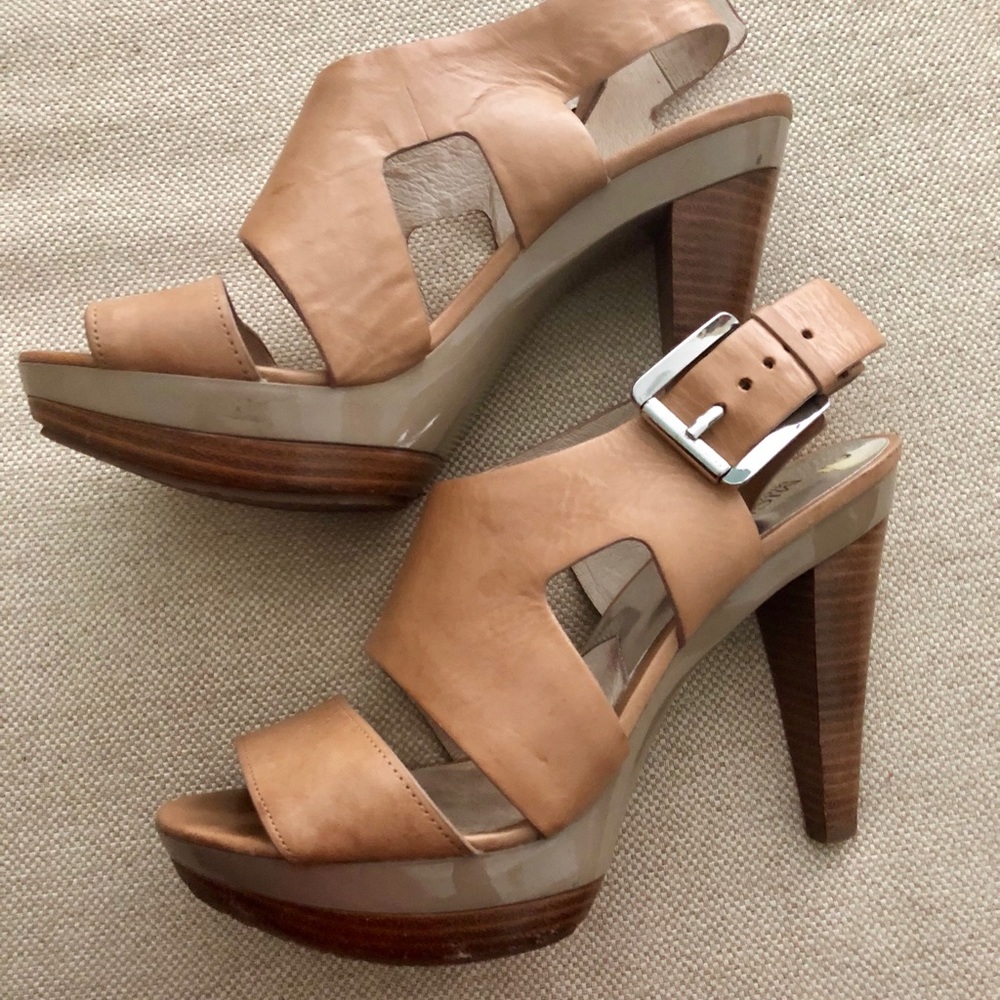 MICHAEL KORS TAN NUDE HEELS