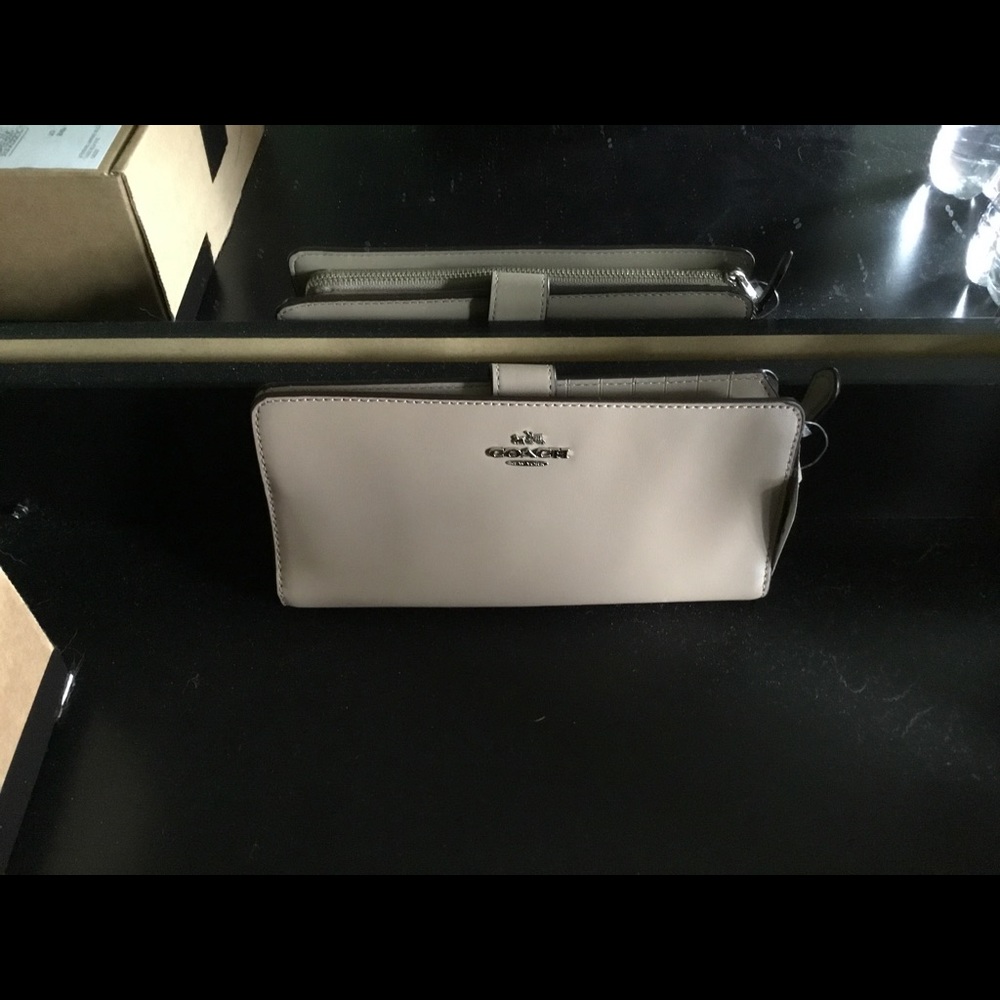Brand new. With tag Coach Wallet