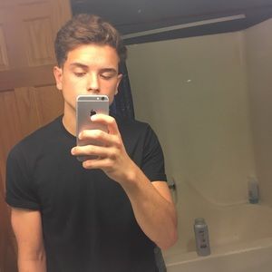 Meet your Posher, Zach