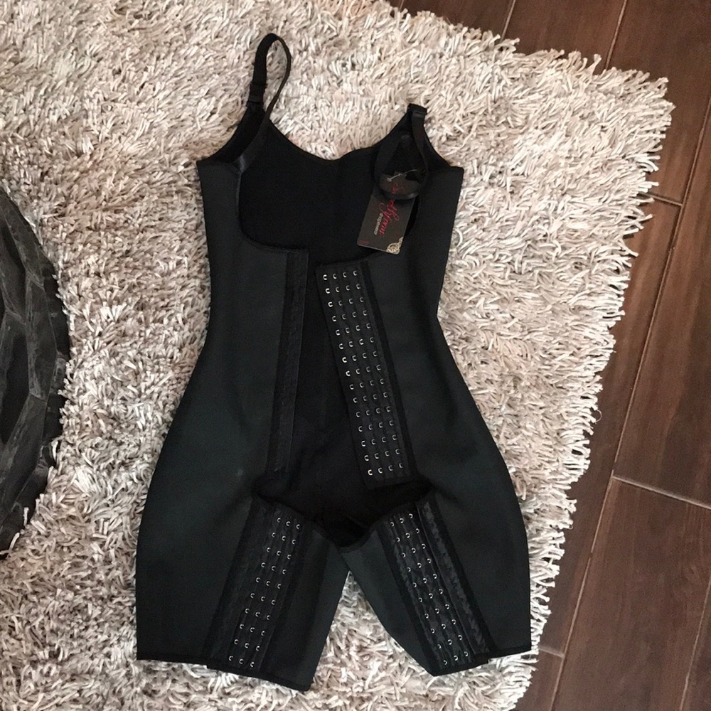 Latex woman’s shape wear