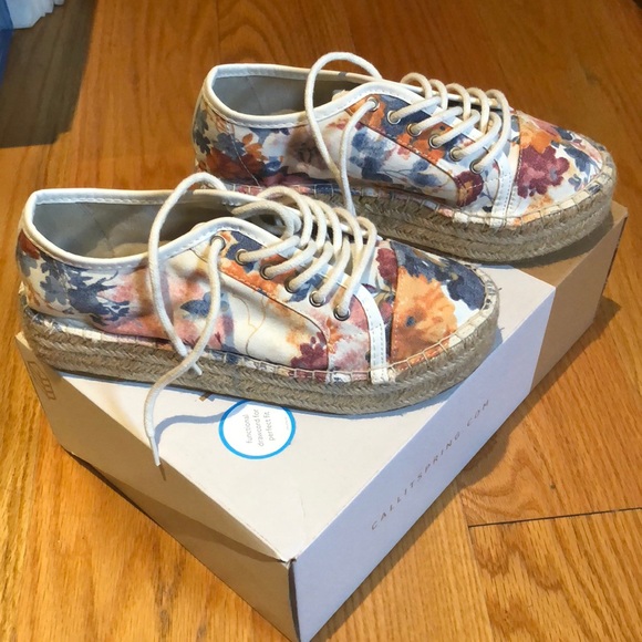 🌺Floral high wedge canvas 👟 - Picture 1 of 5