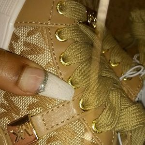 Meet your Posher, Tarnisha