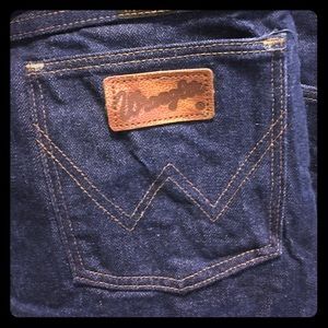 Wrangler blue jeans size 36X32