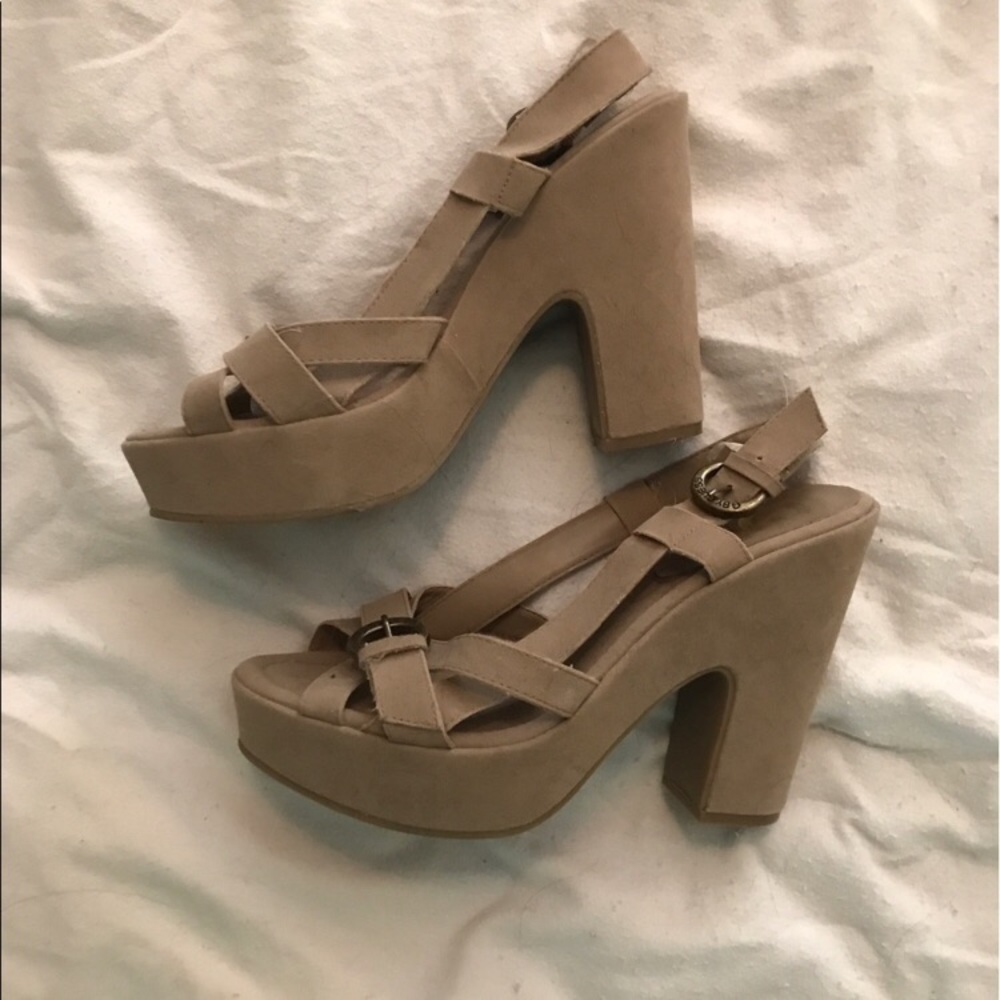 Chunky guess heels