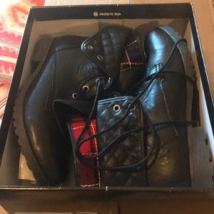 New in box.  Rock and Candy boots