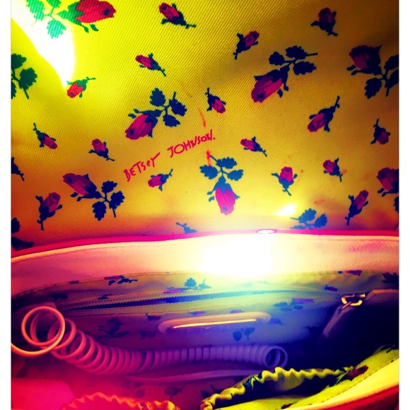 Betsey Johnson pink telephone purse - Picture 2 of 2