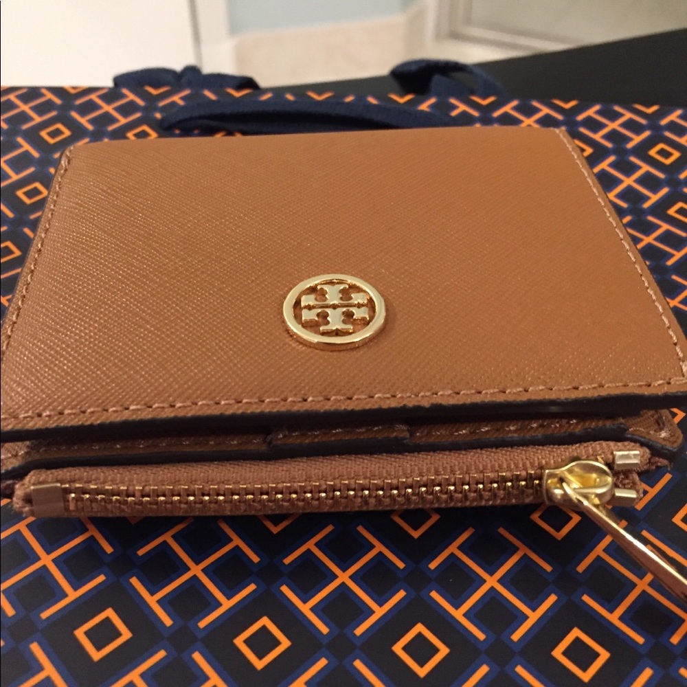 🆕Tory Burch Robinson “mini” slim leather wallet - Picture 3 of 8